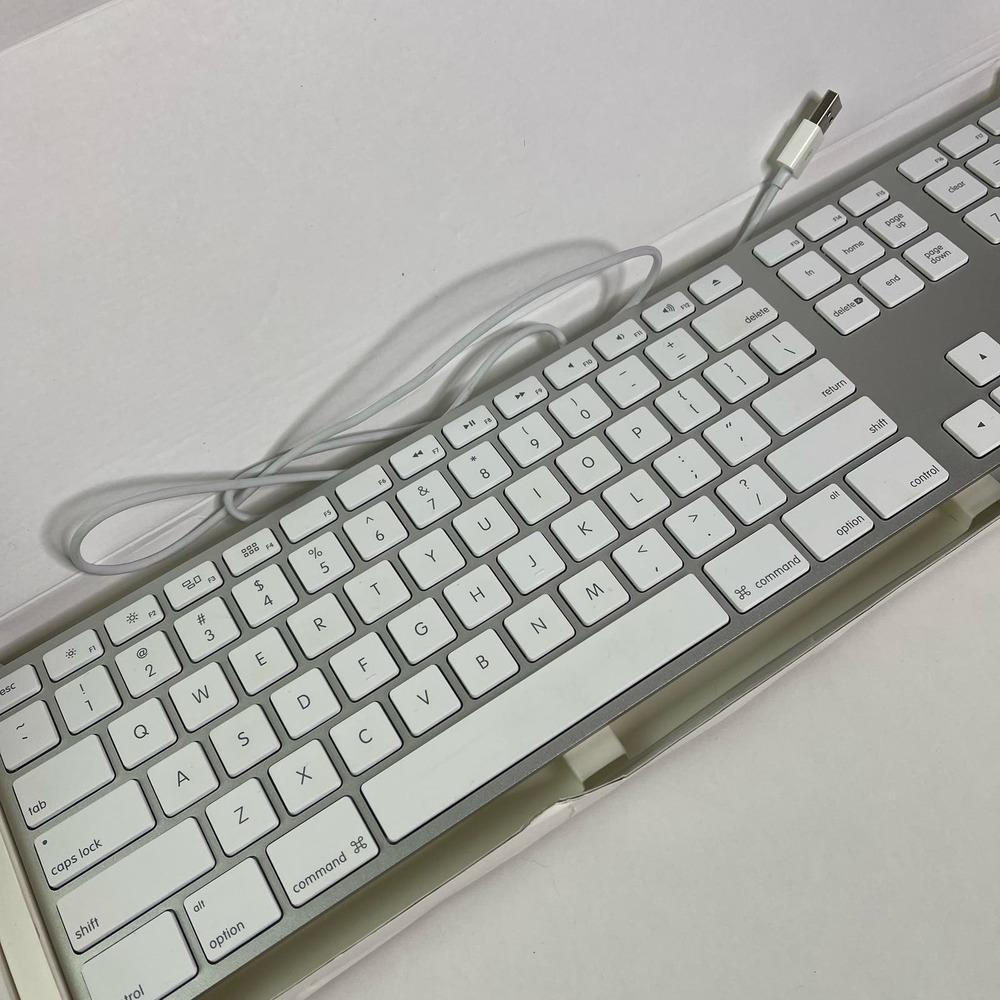 Genuine Apple Mac 2 USB Port Slim Wired Keyboard A1243 MB110LL/B CLEANED TESTED!